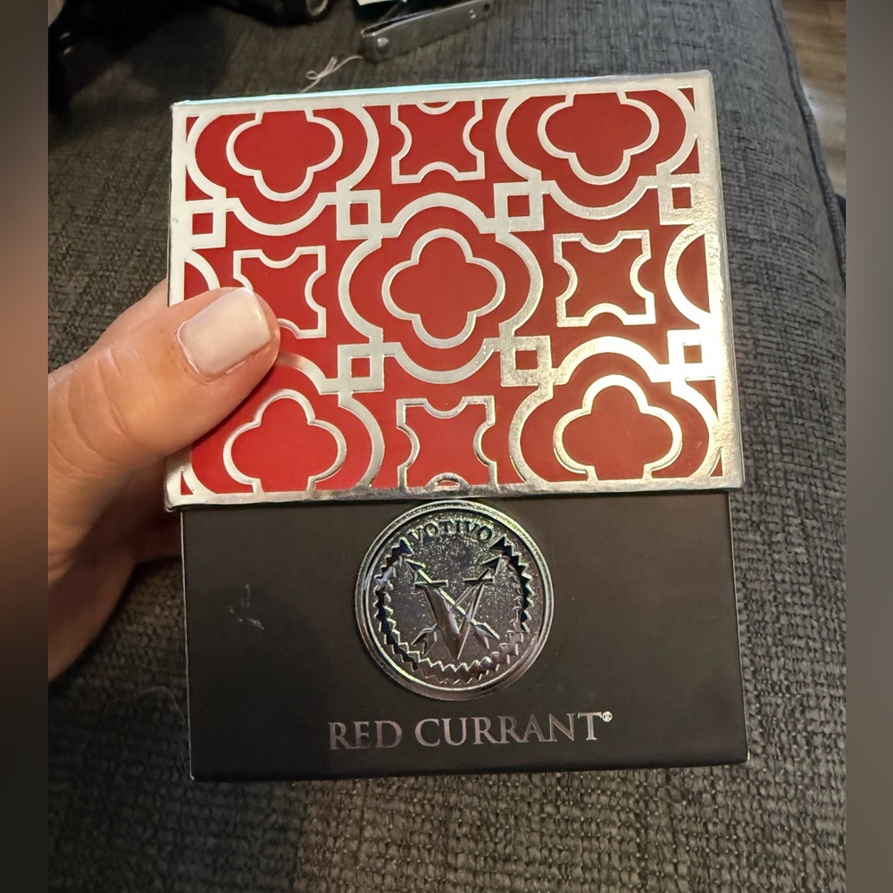 Red Currant soy Candle with Silver and Red Holder 50/60 hours of burn time.